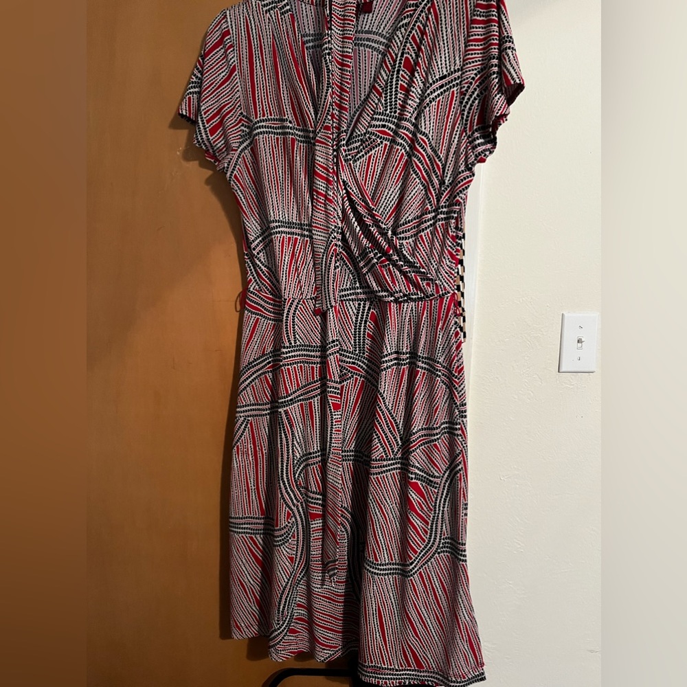 Black, red, and white mini dress from 212 collection size women’s medium